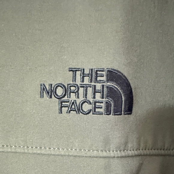 The North Face Men's Performance Jacket in Forest Green - Picture 2 of 4